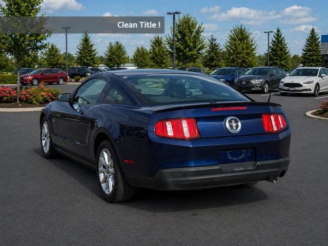 Ford Mustang Vehicle Full-screen Gallery Image 03