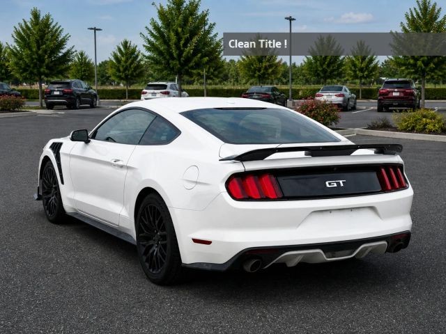 Ford Mustang Vehicle Full-screen Gallery Image 03