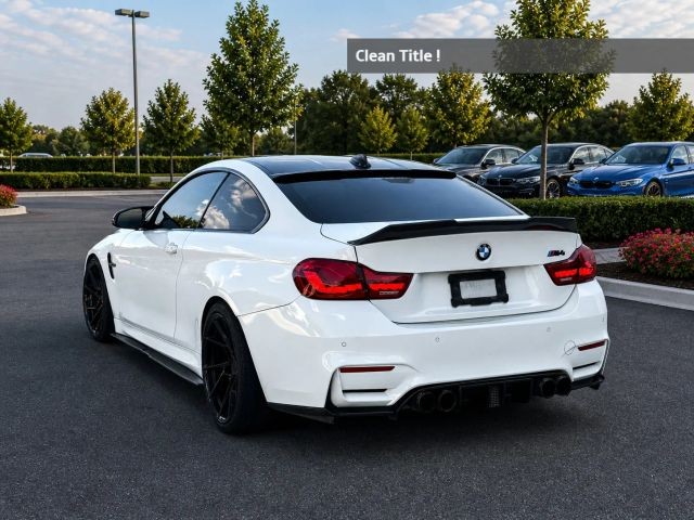BMW M4 Vehicle Full-screen Gallery Image 03