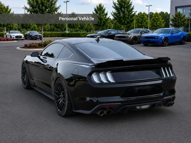 Ford Mustang Vehicle Full-screen Gallery Image 03