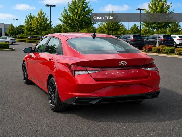 Hyundai Elantra Vehicle Full-screen Gallery Image 03