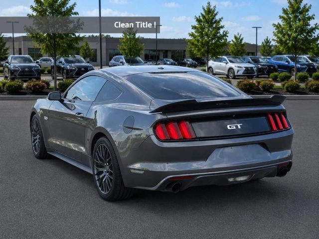 Ford Mustang Vehicle Full-screen Gallery Image 03