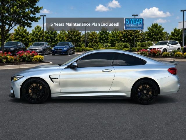 BMW M4 Vehicle Full-screen Gallery Image 02