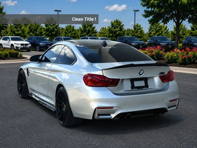 BMW M4 Vehicle Full-screen Gallery Image 03