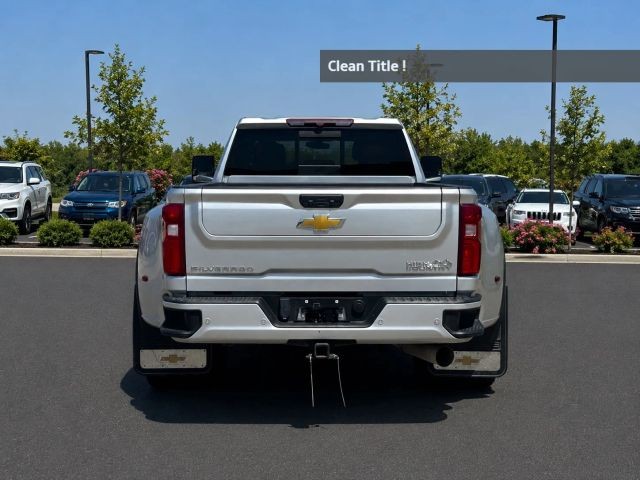 Chevrolet Silverado 3500HD Vehicle Full-screen Gallery Image 03