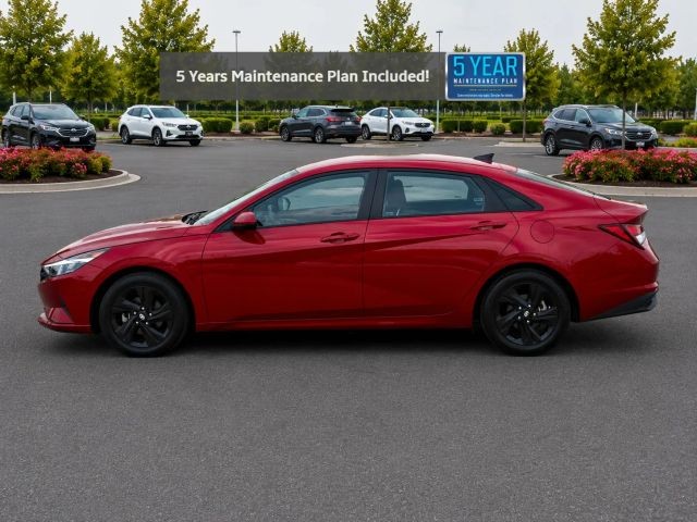 Hyundai Elantra Vehicle Full-screen Gallery Image 02