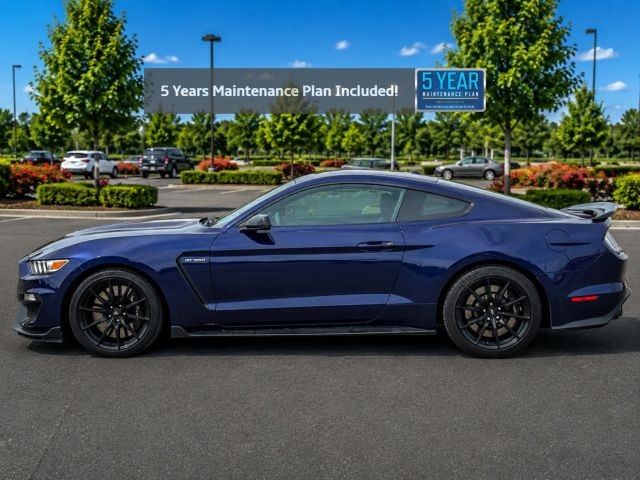 Ford Mustang Vehicle Full-screen Gallery Image 02