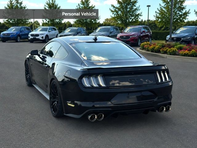 Ford Mustang Vehicle Full-screen Gallery Image 03