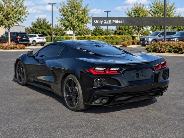Chevrolet Corvette Vehicle Full-screen Gallery Image 03