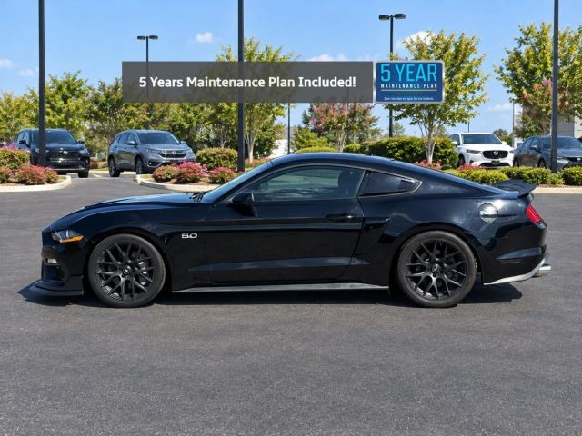 Ford Mustang Vehicle Full-screen Gallery Image 02