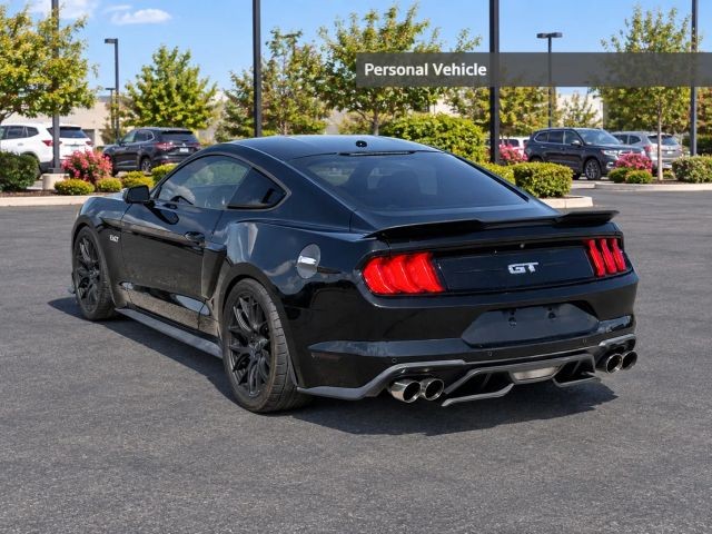 Ford Mustang Vehicle Full-screen Gallery Image 03
