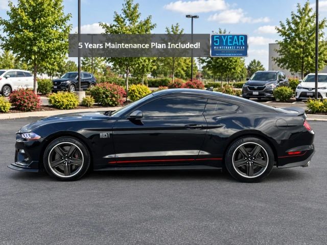 Ford Mustang Vehicle Full-screen Gallery Image 02