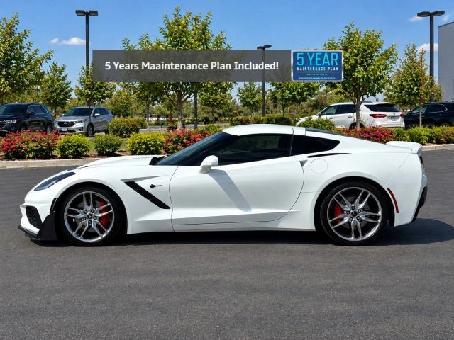 Chevrolet Corvette Stingray Vehicle Full-screen Gallery Image 02