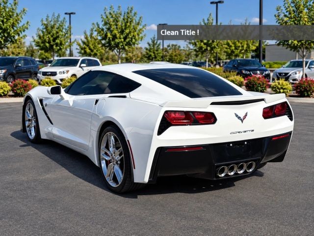 Chevrolet Corvette Stingray Vehicle Full-screen Gallery Image 03