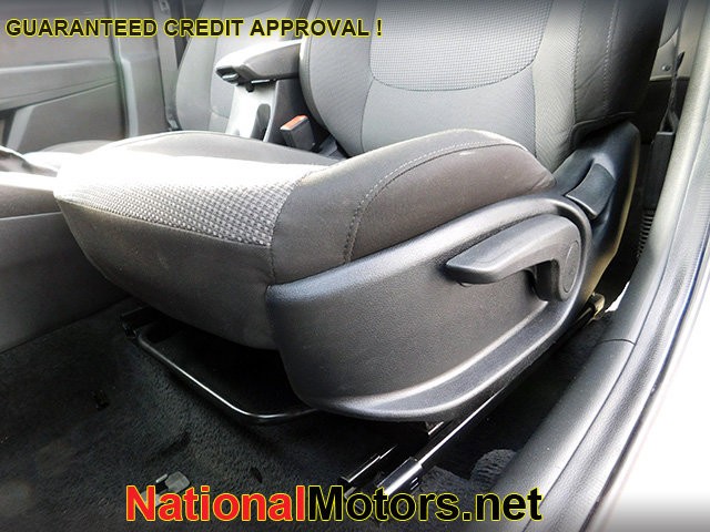 Hyundai Accent Vehicle Full-screen Gallery Image 13