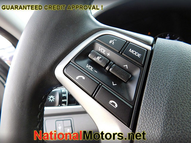 Hyundai Accent Vehicle Full-screen Gallery Image 19