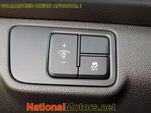 Hyundai Accent Vehicle Full-screen Gallery Image 21