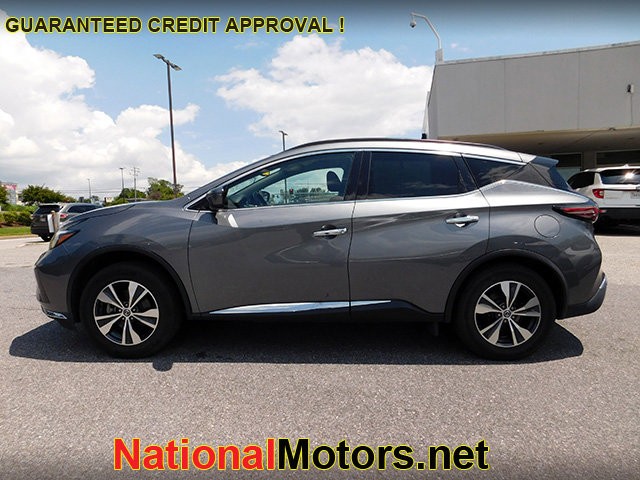 Nissan Murano Vehicle Full-screen Gallery Image 02