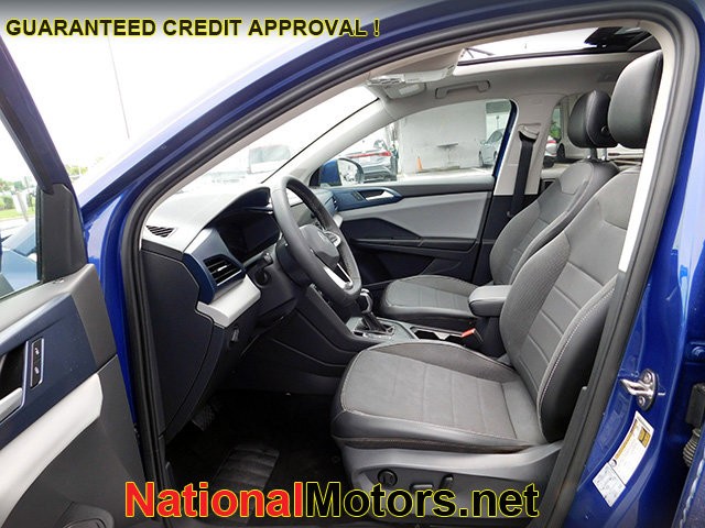 Volkswagen Taos Vehicle Full-screen Gallery Image 15