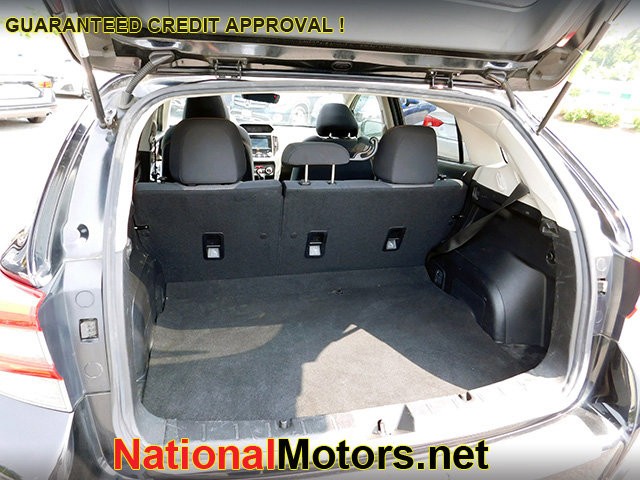 Subaru Crosstrek Vehicle Full-screen Gallery Image 08