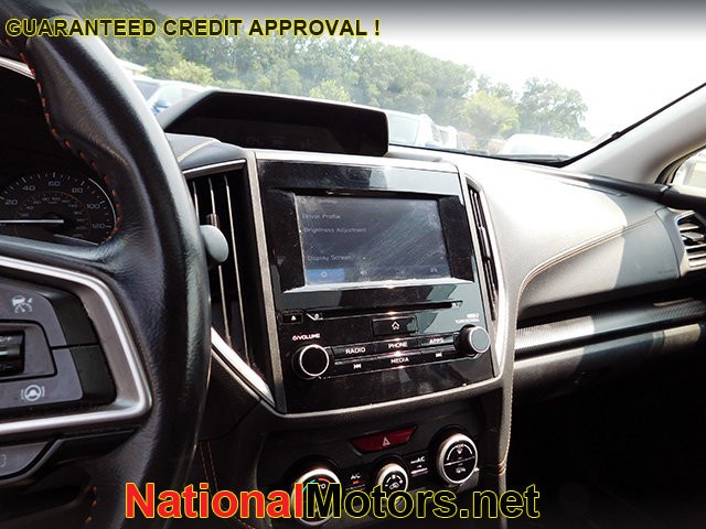 Subaru Crosstrek Vehicle Full-screen Gallery Image 14