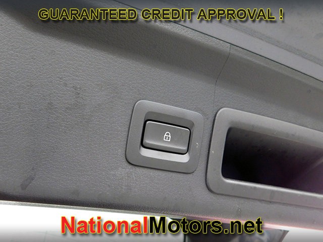 Mazda CX-30 Vehicle Full-screen Gallery Image 07