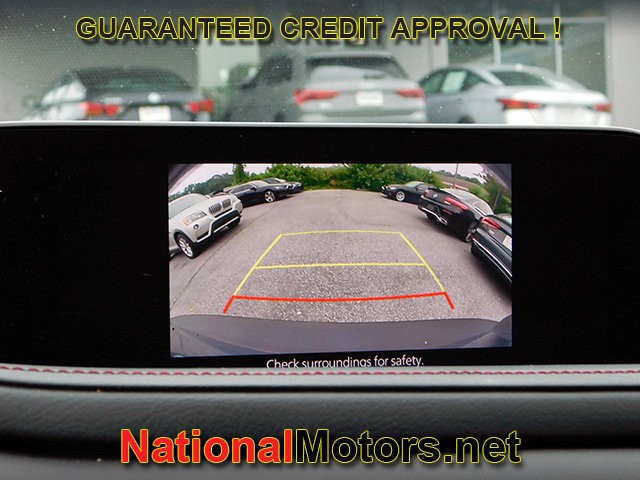 Mazda CX-30 Vehicle Full-screen Gallery Image 17