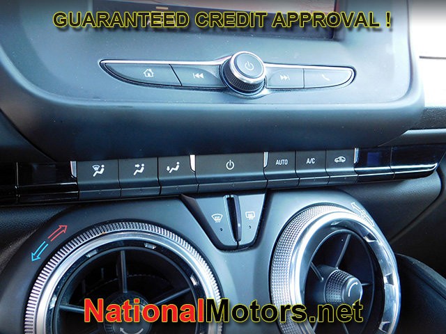 Chevrolet Camaro Vehicle Full-screen Gallery Image 13