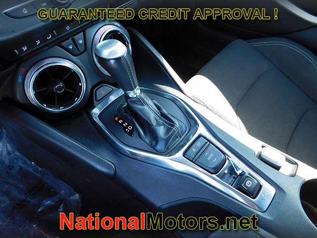 Chevrolet Camaro Vehicle Full-screen Gallery Image 14