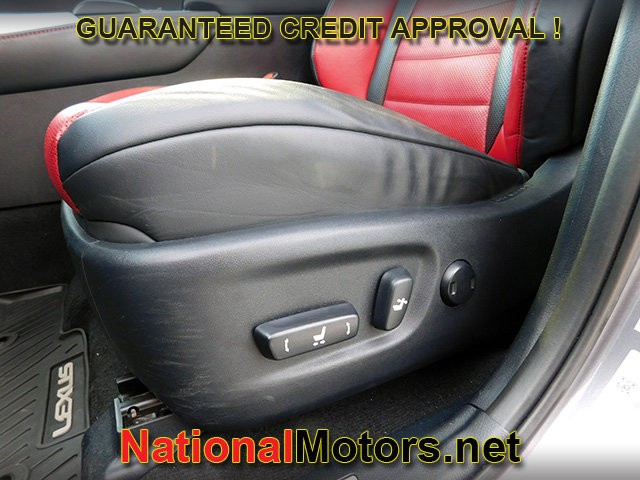 Lexus NX Vehicle Full-screen Gallery Image 17