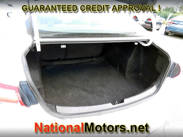 Chevrolet Malibu Vehicle Full-screen Gallery Image 07