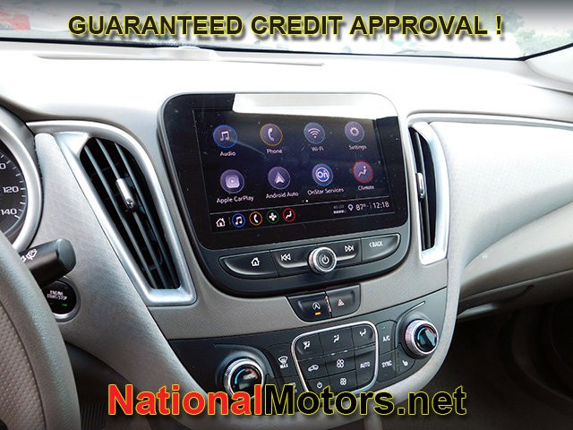 Chevrolet Malibu Vehicle Full-screen Gallery Image 16