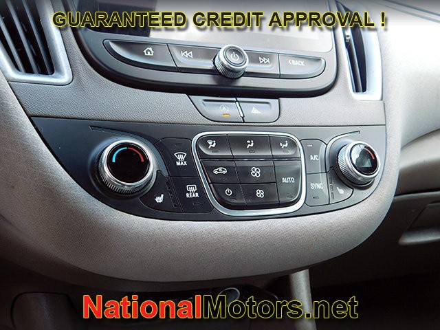 Chevrolet Malibu Vehicle Full-screen Gallery Image 18