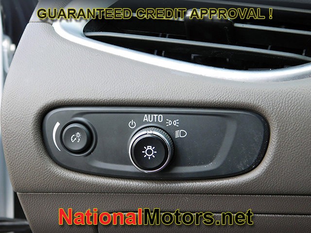 Chevrolet Malibu Vehicle Full-screen Gallery Image 24