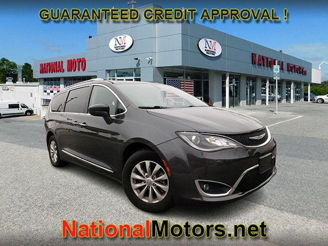 more details - chrysler pacifica