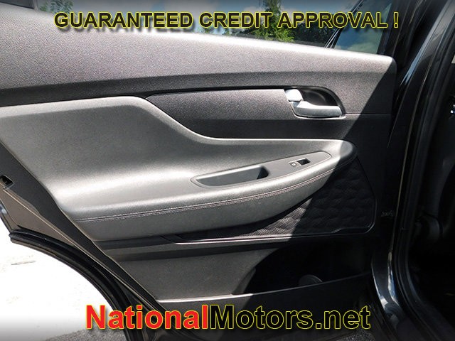 Hyundai Santa Fe Vehicle Full-screen Gallery Image 08