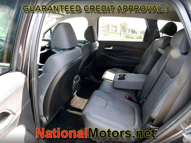 Hyundai Santa Fe Vehicle Full-screen Gallery Image 09