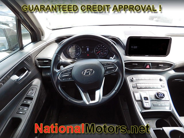 Hyundai Santa Fe Vehicle Full-screen Gallery Image 11