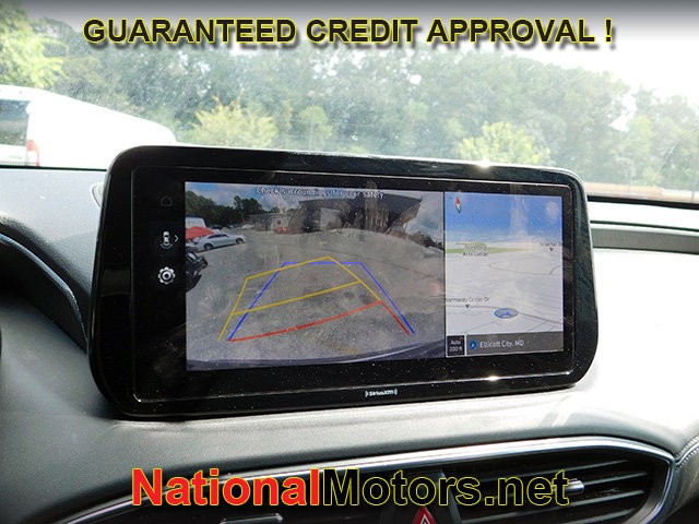 Hyundai Santa Fe Vehicle Full-screen Gallery Image 16