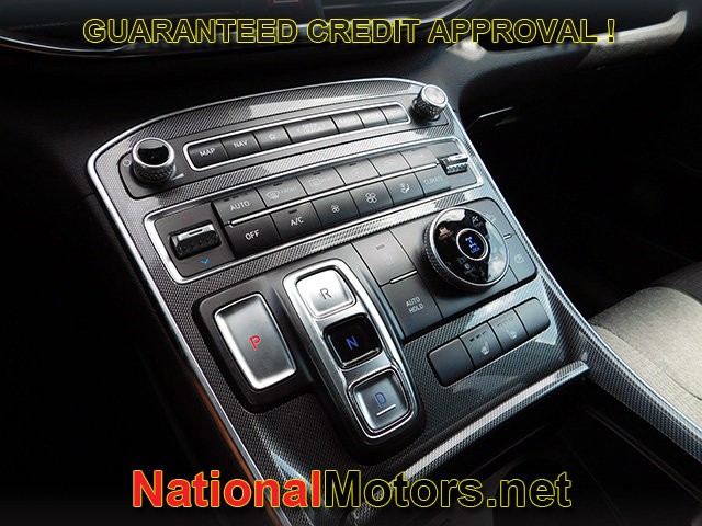 Hyundai Santa Fe Vehicle Full-screen Gallery Image 17
