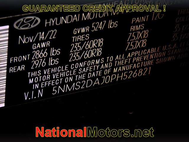 Hyundai Santa Fe Vehicle Full-screen Gallery Image 24