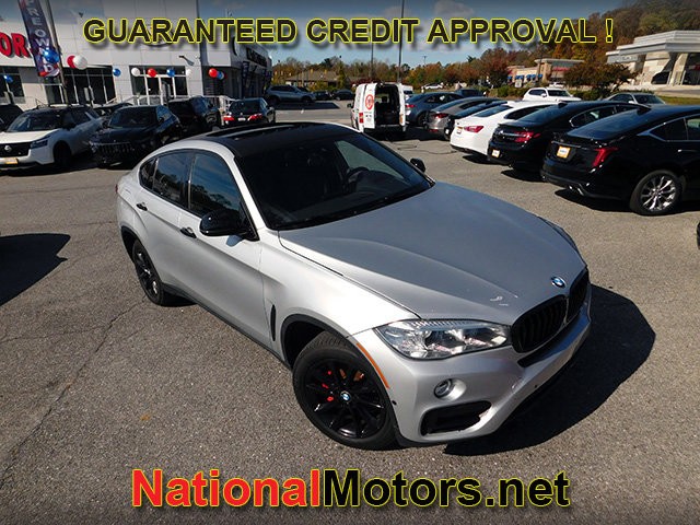 BMW X6 Vehicle Full-screen Gallery Image 02