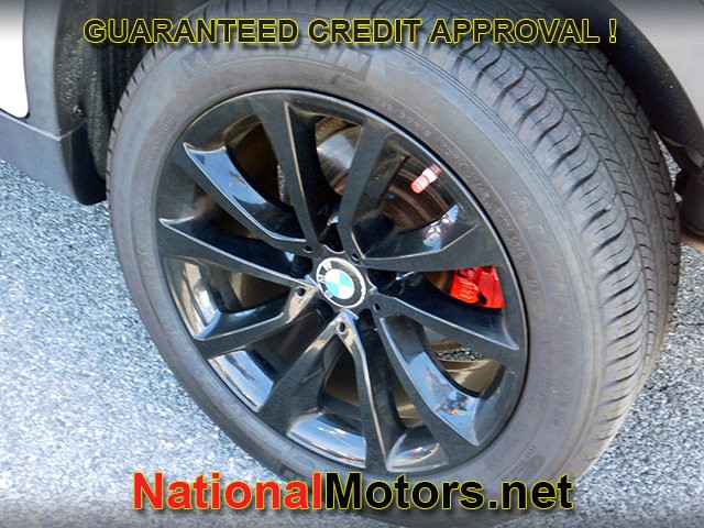 BMW X6 Vehicle Full-screen Gallery Image 05