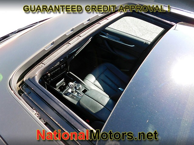 BMW X6 Vehicle Full-screen Gallery Image 06