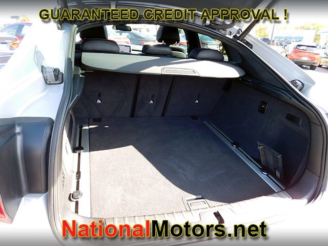 BMW X6 Vehicle Full-screen Gallery Image 07