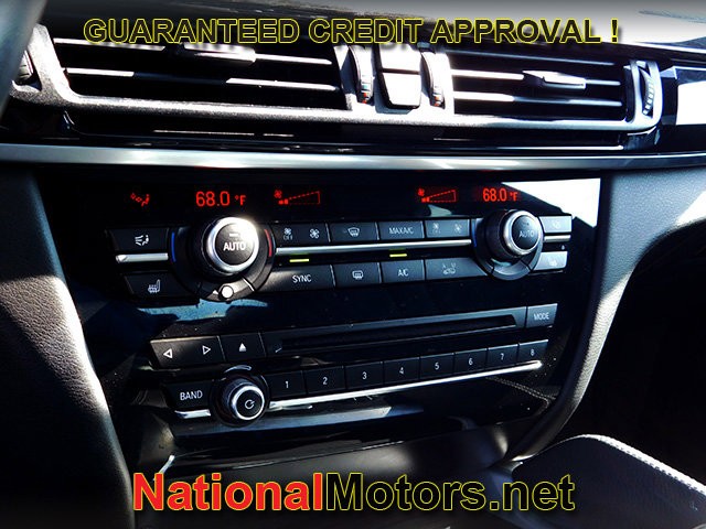 BMW X6 Vehicle Full-screen Gallery Image 19