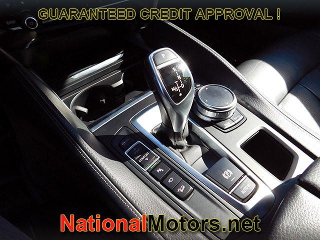 BMW X6 Vehicle Full-screen Gallery Image 20