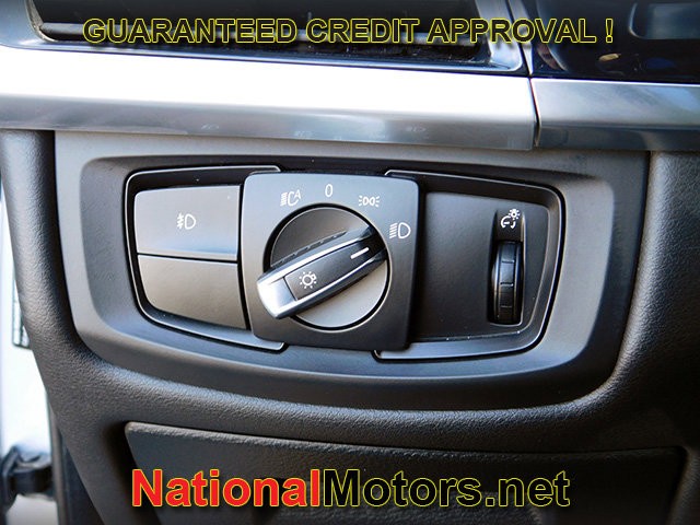 BMW X6 Vehicle Full-screen Gallery Image 25