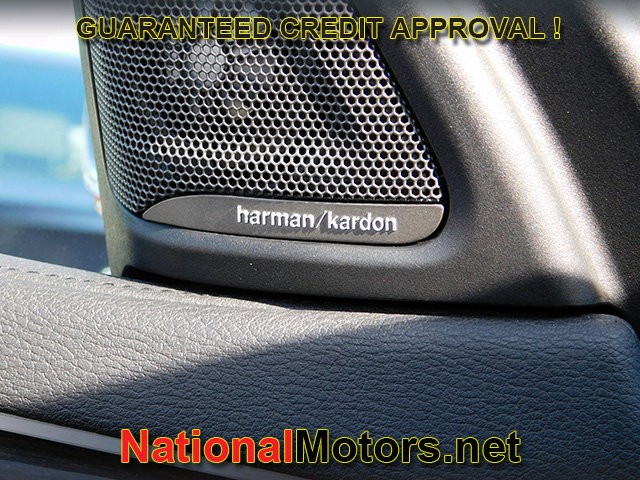 BMW X6 Vehicle Full-screen Gallery Image 26