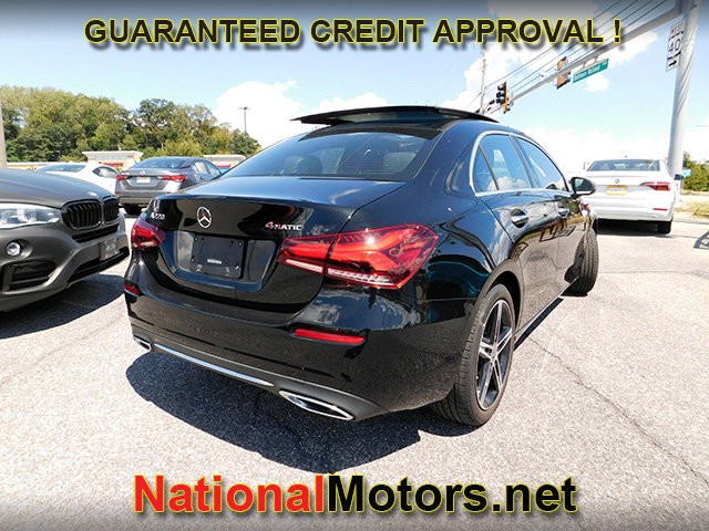 Mercedes-Benz A-Class Vehicle Full-screen Gallery Image 05